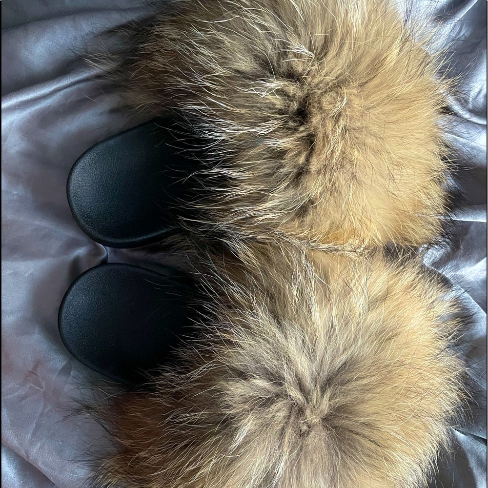 Fur Slides - Picture 3 of 4